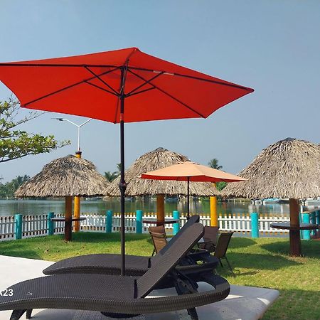 Hotel La Cueva Del Pirata カシータス エクステリア 写真