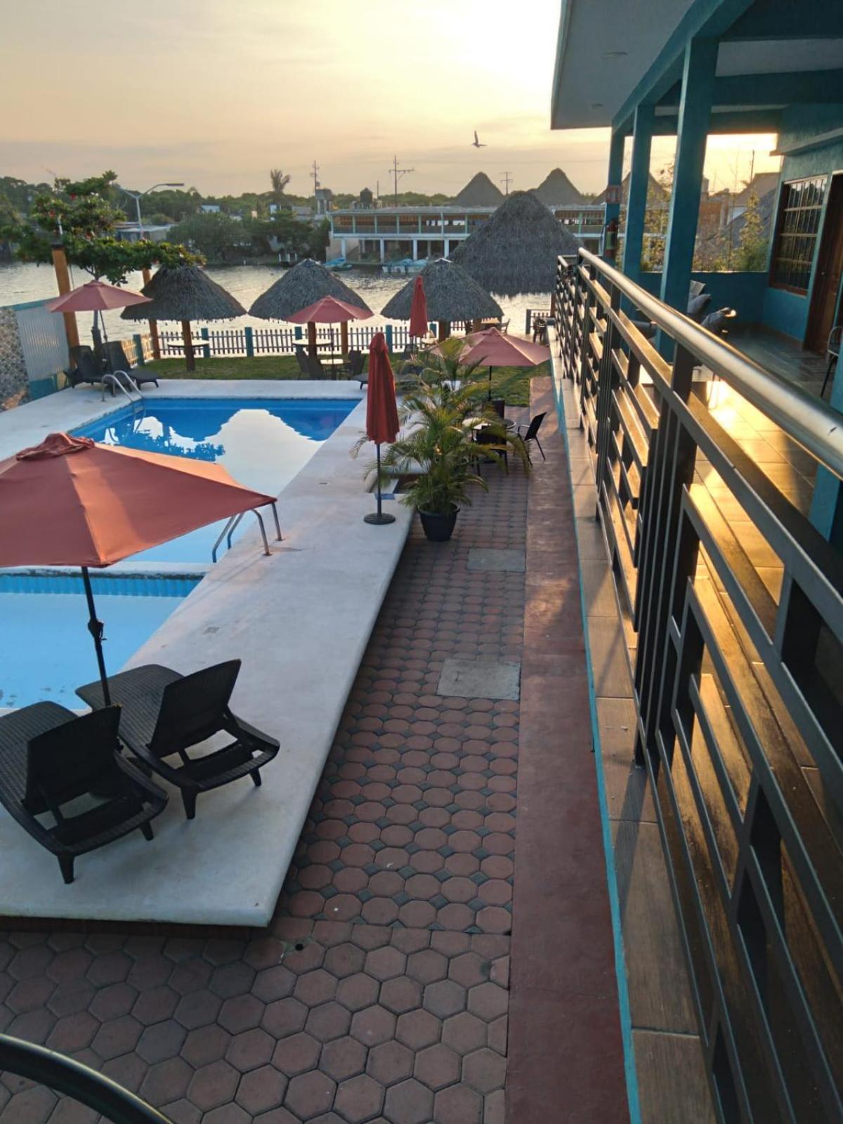 Hotel La Cueva Del Pirata カシータス エクステリア 写真