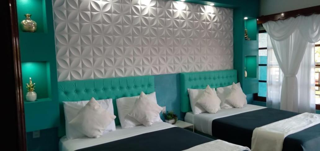 Hotel La Cueva Del Pirata カシータス エクステリア 写真