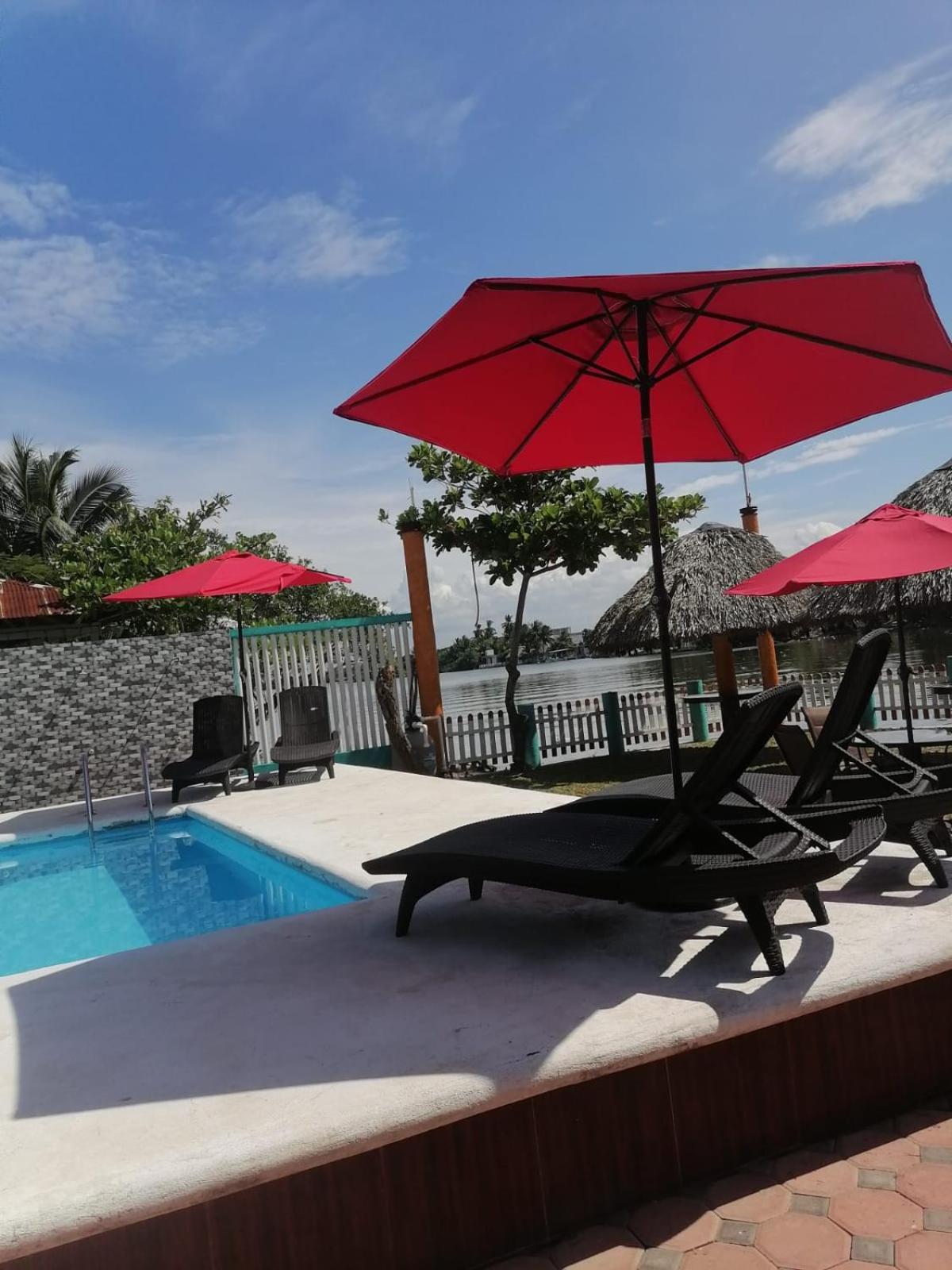 Hotel La Cueva Del Pirata カシータス エクステリア 写真