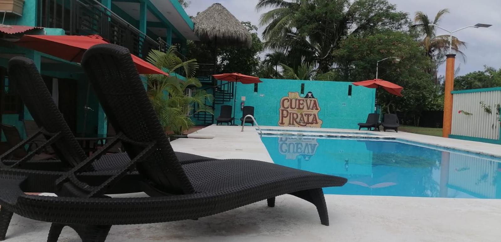 Hotel La Cueva Del Pirata カシータス エクステリア 写真