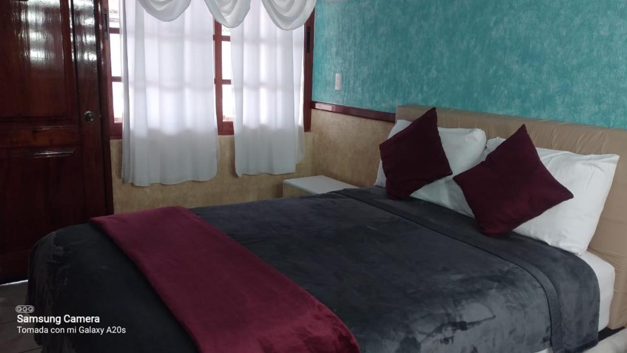 Hotel La Cueva Del Pirata カシータス エクステリア 写真