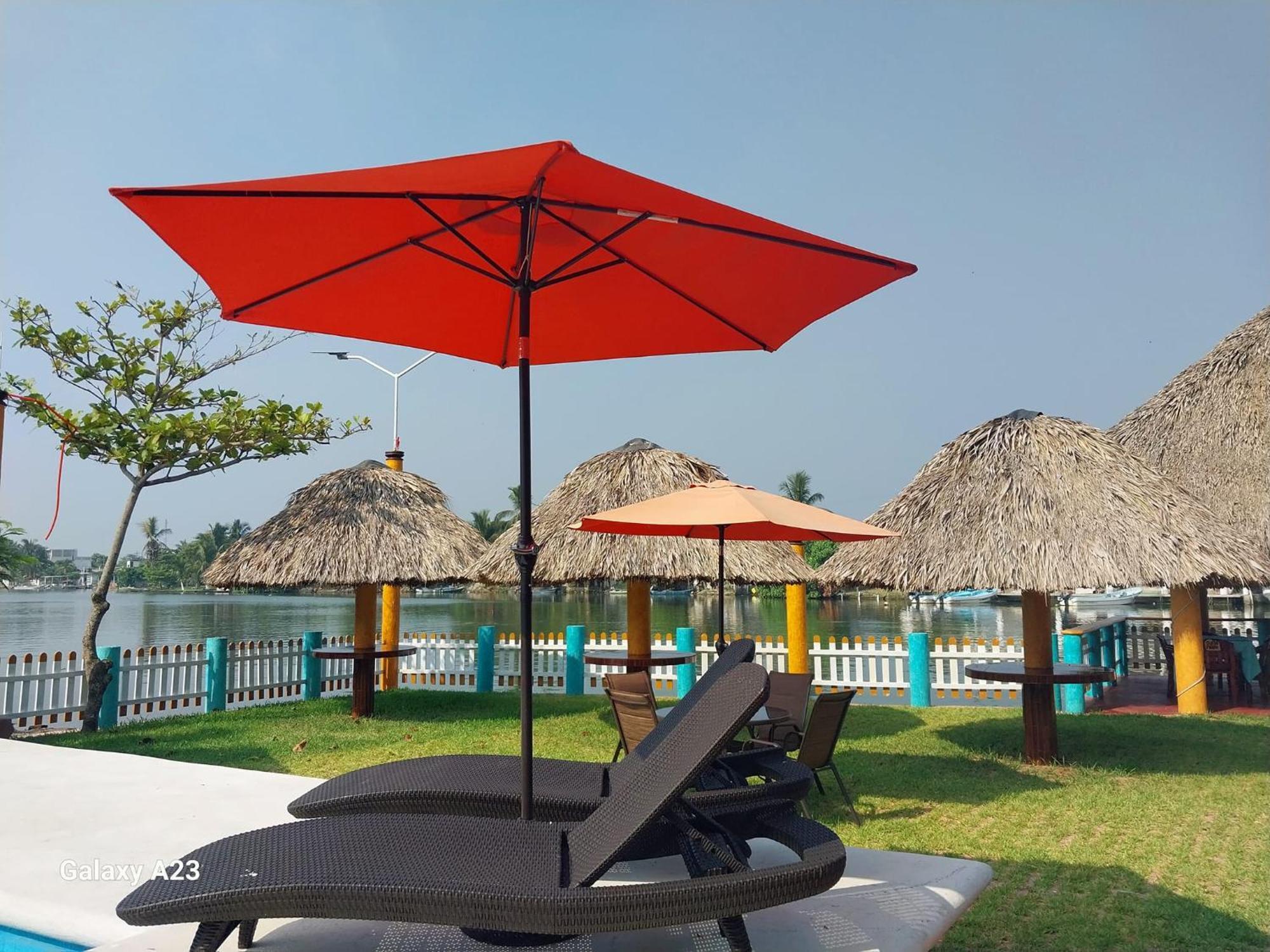 Hotel La Cueva Del Pirata カシータス エクステリア 写真