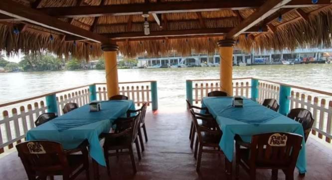 Hotel La Cueva Del Pirata カシータス エクステリア 写真